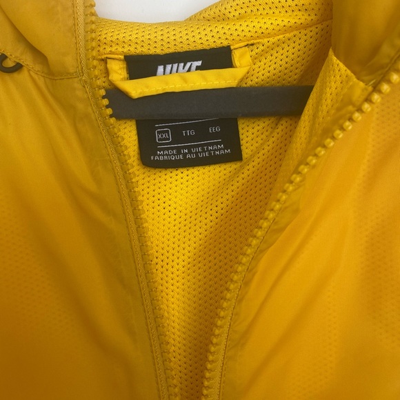 Yellow Nike men’s Jacket. Size XXL - Picture 3 of 4